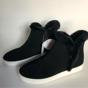 NEW Blondo Women’s Gianna Black Suede Sneaker Booties Size 6.5